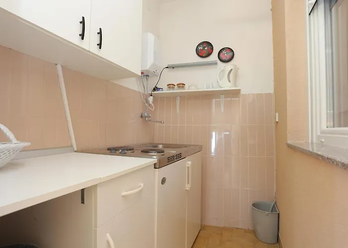 شقة With Parking Space Duce, - 20858 *
