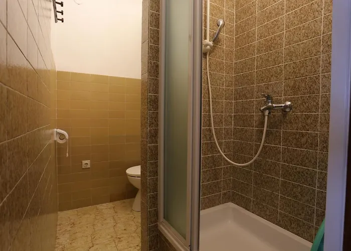 With Parking Space Duce, - 20858 *