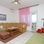 With Parking Space Duce, - 20858 * Omis