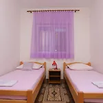 With Parking Space Duce, - 20858 Apartman *