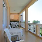 With Parking Space Duce, - 20858 Apartman *