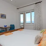 With Parking Space Duce, - 20858 * Omis