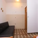 With Parking Space Duce, - 20858 Apartman
