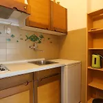 With Parking Space Duce, - 20858 Apartman