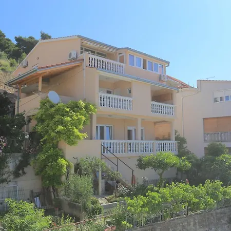 With Parking Space Duce, - 20858 Apartman