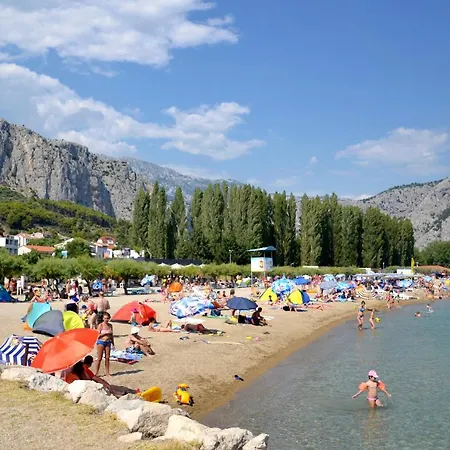 With Parking Space Duce, - 20858 * Omis