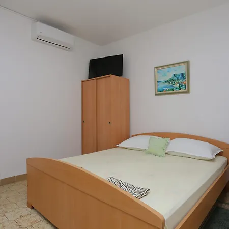 With Parking Space Duce, - 20858 Apartman *