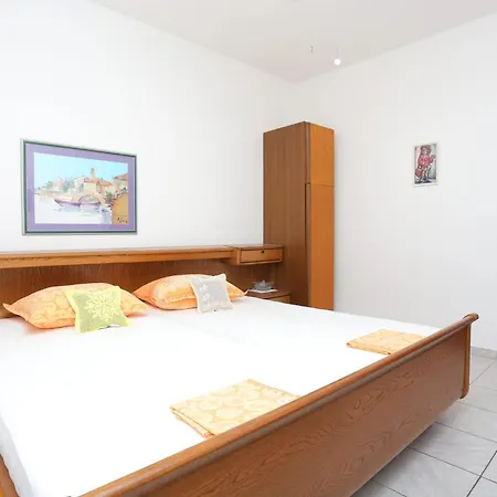 With Parking Space Duce, - 20858 *